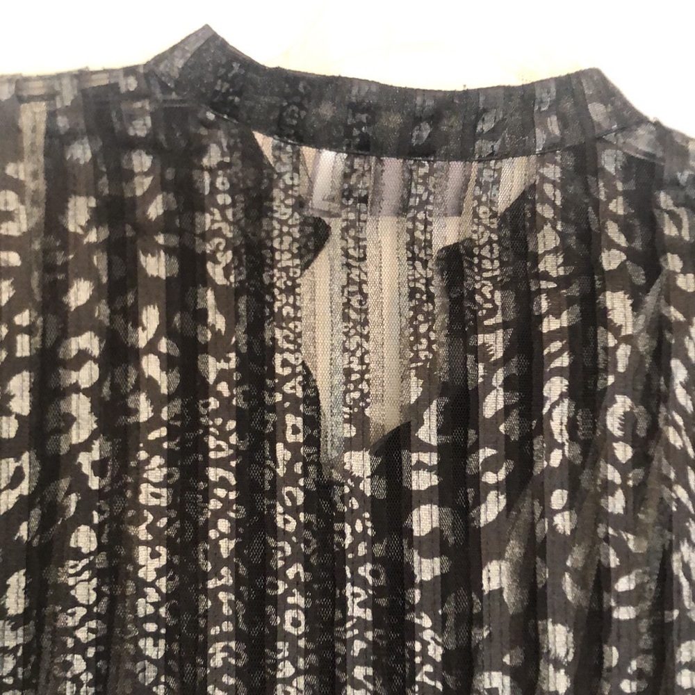 CHICOS TRAVELERS Sz 3 16-18 ZIP UP Lightweight Jacket Pit to Pit 24 1/2" Preworn - Picture 4 of 16